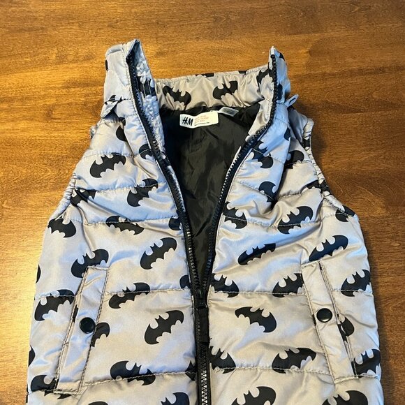 H&M puffer vest batman grey boy toddler 4-5 - Picture 3 of 10